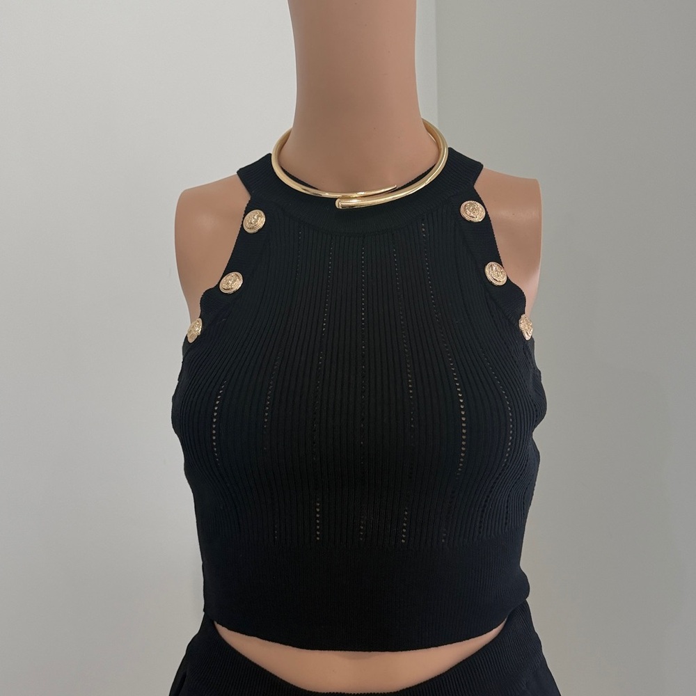 Elegant Black Skirt Set with Gold Accents - Picture 4 of 10